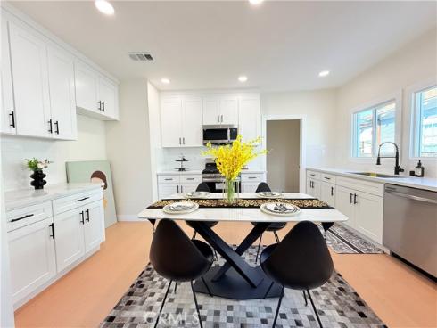 423 E Adams , Santa Ana, CA