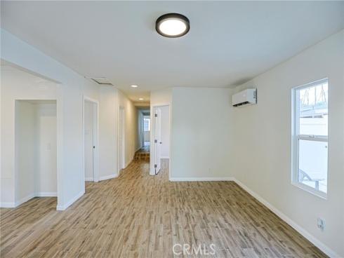 122 N Bewley   Street, Santa Ana, CA