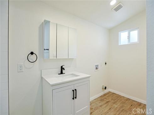 122 N Bewley   Street, Santa Ana, CA