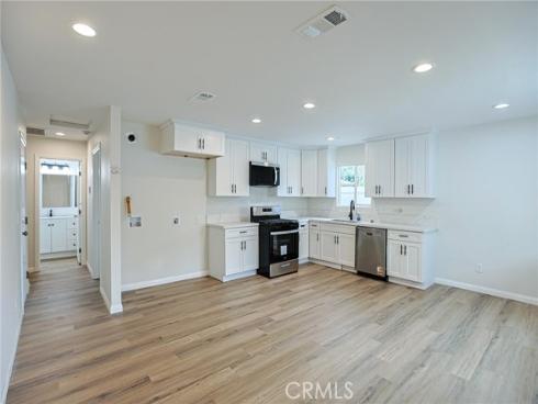 122 N Bewley   Street, Santa Ana, CA