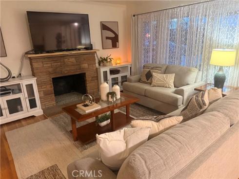 2019 Valencia , Santa Ana, CA