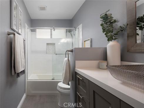 1000 W Macarthur  11  Boulevard, Santa Ana, CA