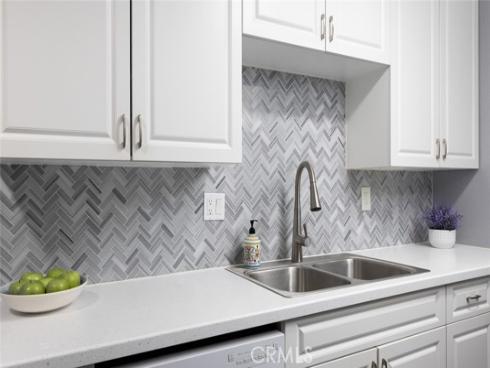 1000 W Macarthur  11  Boulevard, Santa Ana, CA