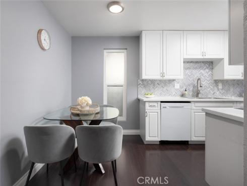 1000 W Macarthur  11  Boulevard, Santa Ana, CA