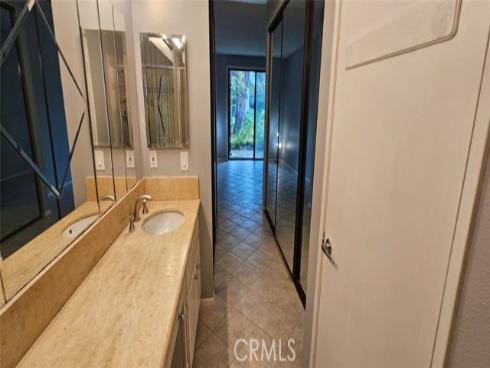 2538 W Macarthur  E , Santa Ana, CA