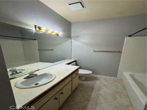 2538 W Macarthur  E , Santa Ana, CA