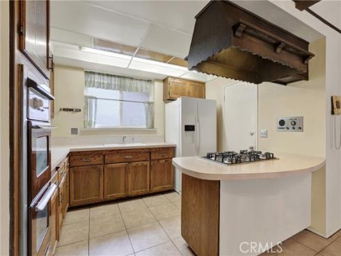 2218 Lewis Street, Santa Ana, CA