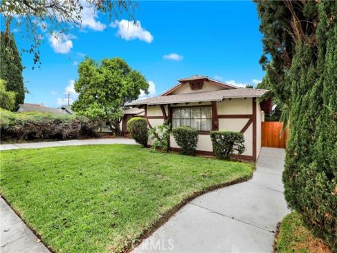 2218 Lewis Street, Santa Ana, CA