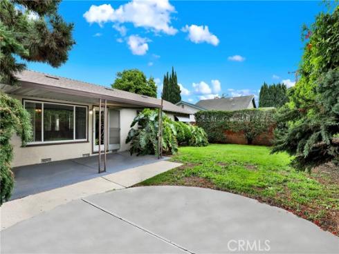 2218 Lewis Street, Santa Ana, CA