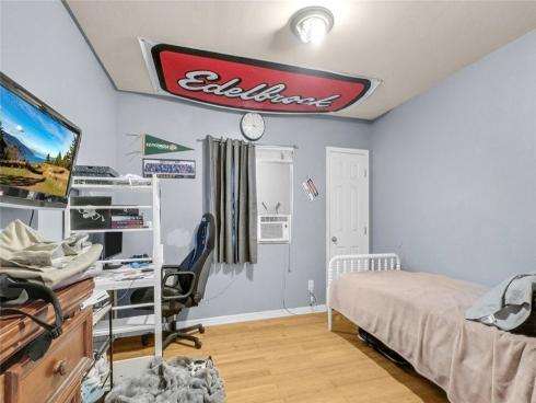 210 S Raitt , Santa Ana, CA