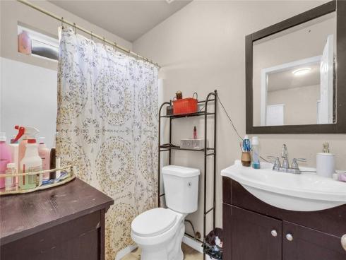 210 S Raitt , Santa Ana, CA