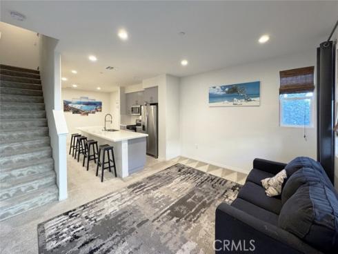 1530 W 1st  19 , Santa Ana, CA