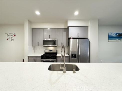 1530 W 1st  19 , Santa Ana, CA