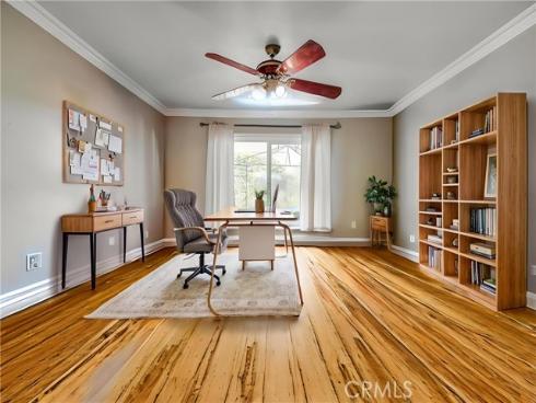 2401 E Avalon  , Santa Ana, CA