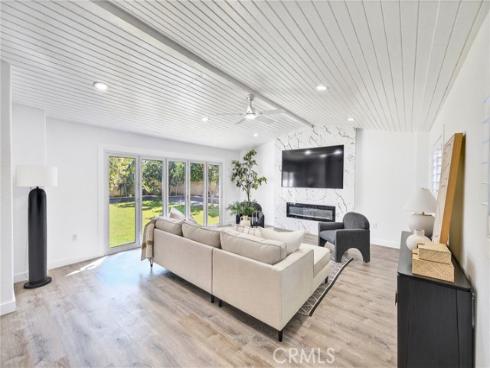 1626 E 15th  , Santa Ana, CA