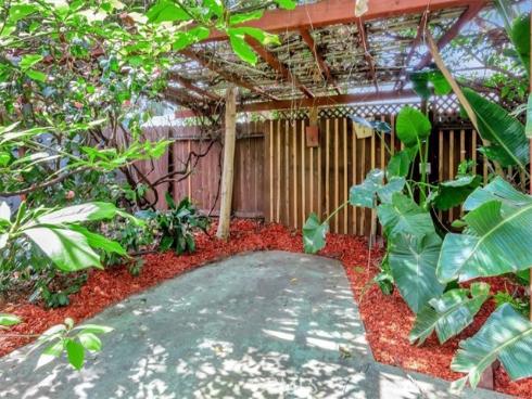 2310  Poinsettia  , Santa Ana, CA