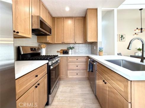 2720 W Segerstrom  D , Santa Ana, CA