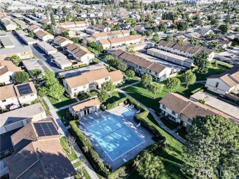 241 W Alton  B  Avenue, Santa Ana, CA