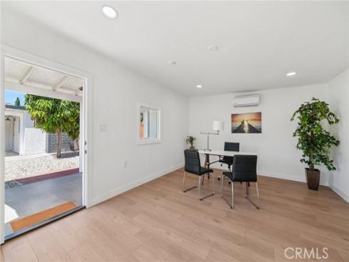 1205  English  , Santa Ana, CA