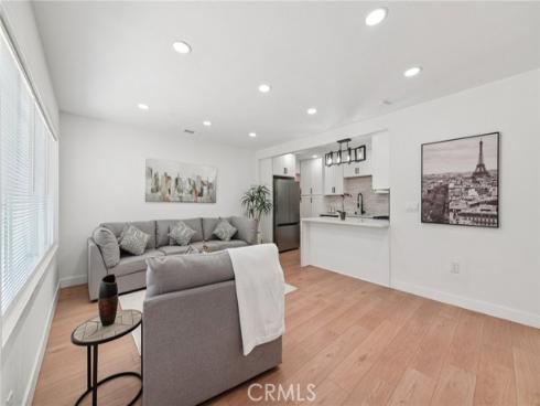 1205  English  , Santa Ana, CA