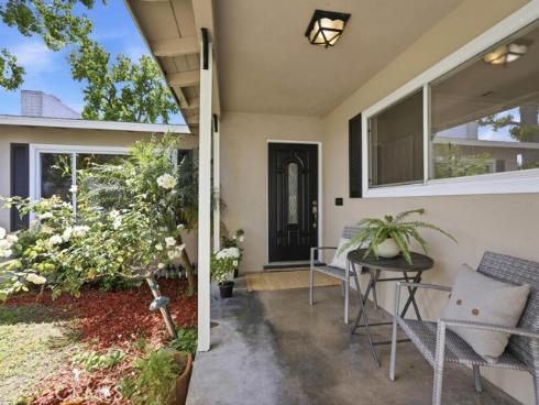 422 E 22nd  , Santa Ana, CA