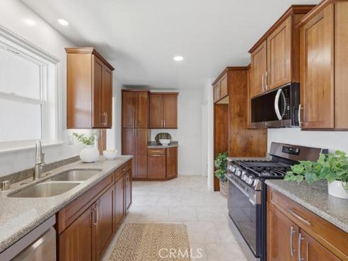 422 E 22nd  , Santa Ana, CA