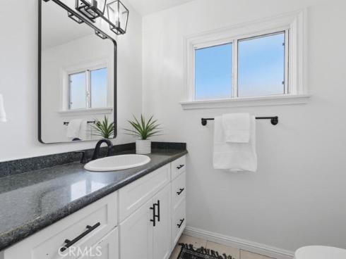 422 E 22nd  , Santa Ana, CA