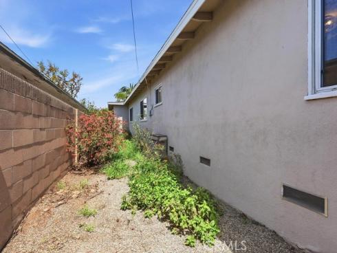 422 E 22nd  , Santa Ana, CA