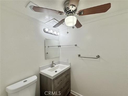 2910 S Greenville  H , Santa Ana, CA