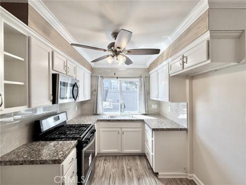 2910 S Greenville  H , Santa Ana, CA