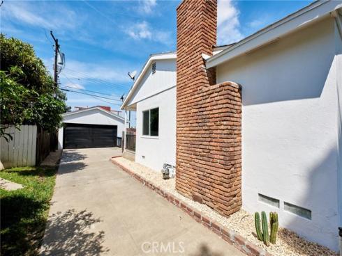 1822  Greenwood  , Santa Ana, CA