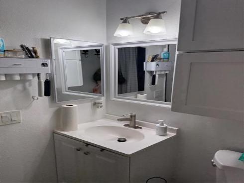 1507 S Raitt  82  Street, Santa Ana, CA