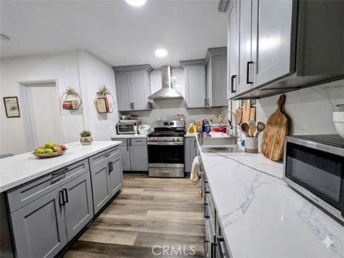 701 N Sunset   Street, Santa Ana, CA