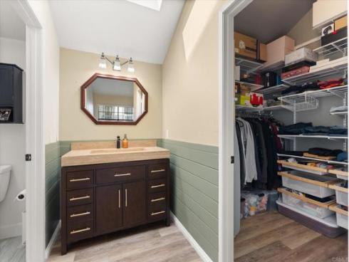 2524 W Macarthur  A  Boulevard, Santa Ana, CA