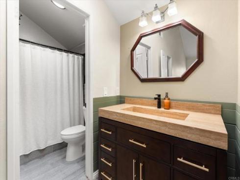 2524 W Macarthur  A  Boulevard, Santa Ana, CA