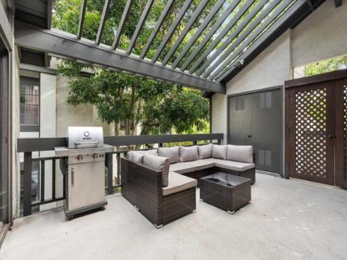 2524 W Macarthur  A  Boulevard, Santa Ana, CA