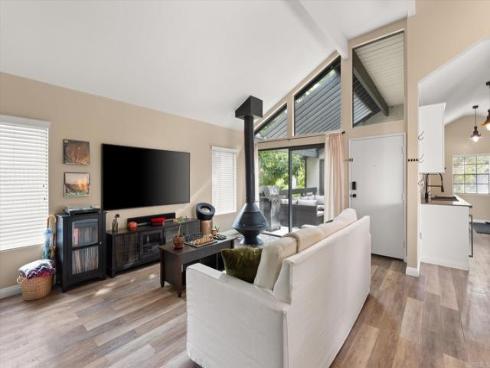 2524 W Macarthur  A  Boulevard, Santa Ana, CA