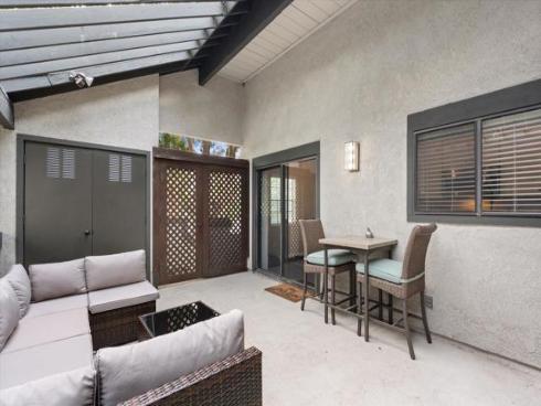 2524 W Macarthur  A  Boulevard, Santa Ana, CA