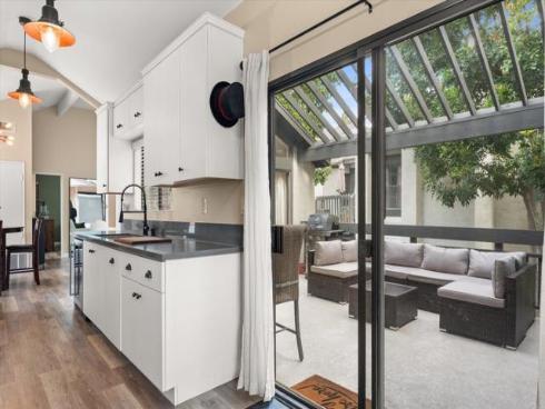 2524 W Macarthur  A  Boulevard, Santa Ana, CA