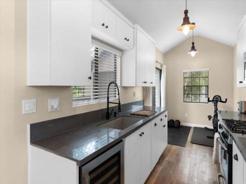 2524 W Macarthur  A  Boulevard, Santa Ana, CA