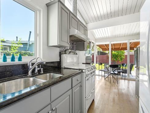 2214 N Spruce   Street, Santa Ana, CA