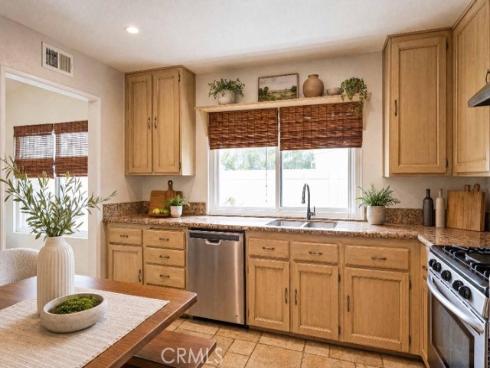 2818 S Deegan , Santa Ana, CA