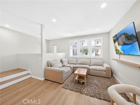 2827 W Edinger   Avenue, Santa Ana, CA