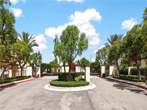 2827 W Edinger   Avenue, Santa Ana, CA