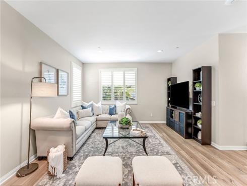 925 E 3rd , Santa Ana, CA