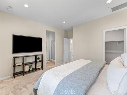 925 E 3rd , Santa Ana, CA