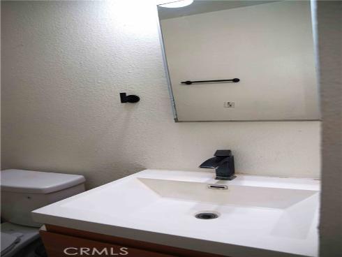 1021 W Bishop  212-I , Santa Ana, CA