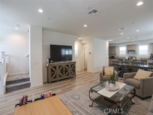 923 E 2nd  , Santa Ana, CA