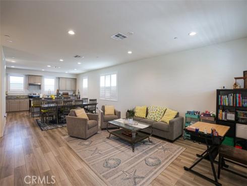 923 E 2nd  , Santa Ana, CA