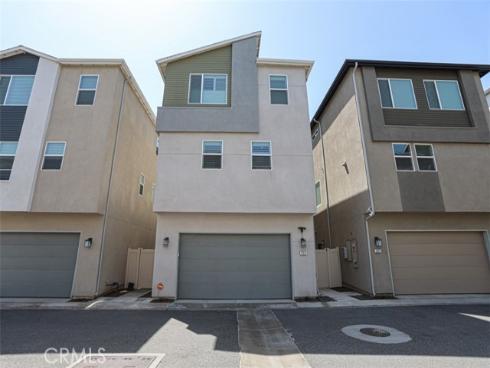 923 E 2nd  , Santa Ana, CA